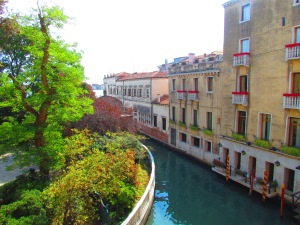 Beautiful canal near the Piazza.